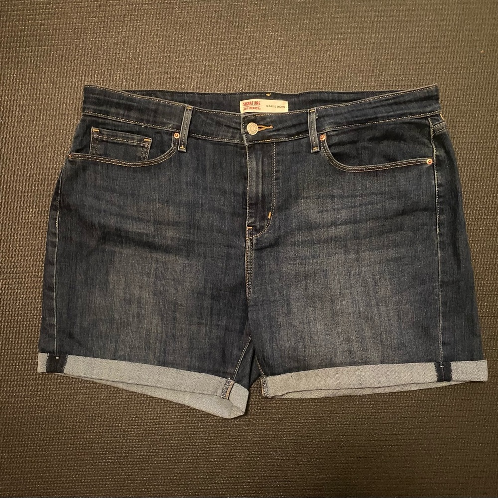 Levi’s dark denim shorts- size 16